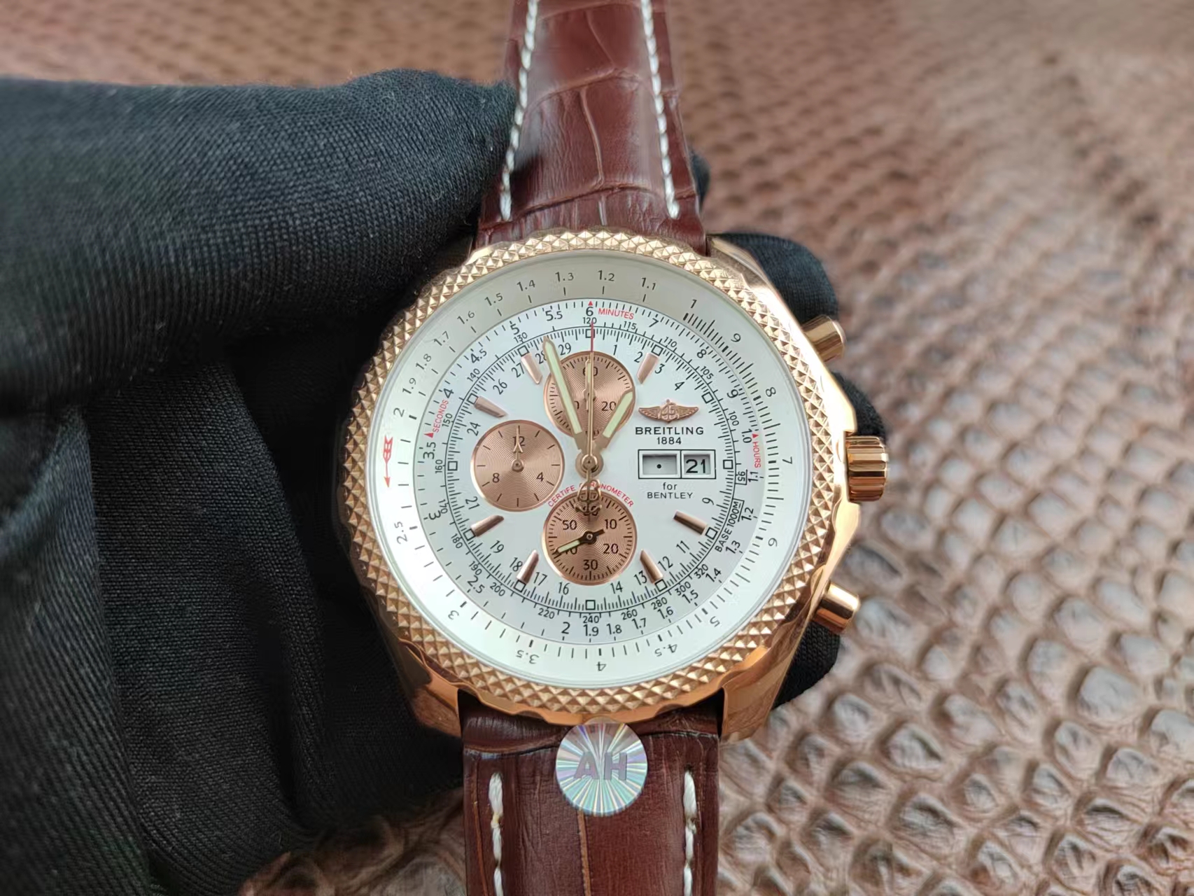 Replica Breitling Bentley White Subdial Brown Leather Strap Male Rose Gold Perpetual Calendar Chronograph Video