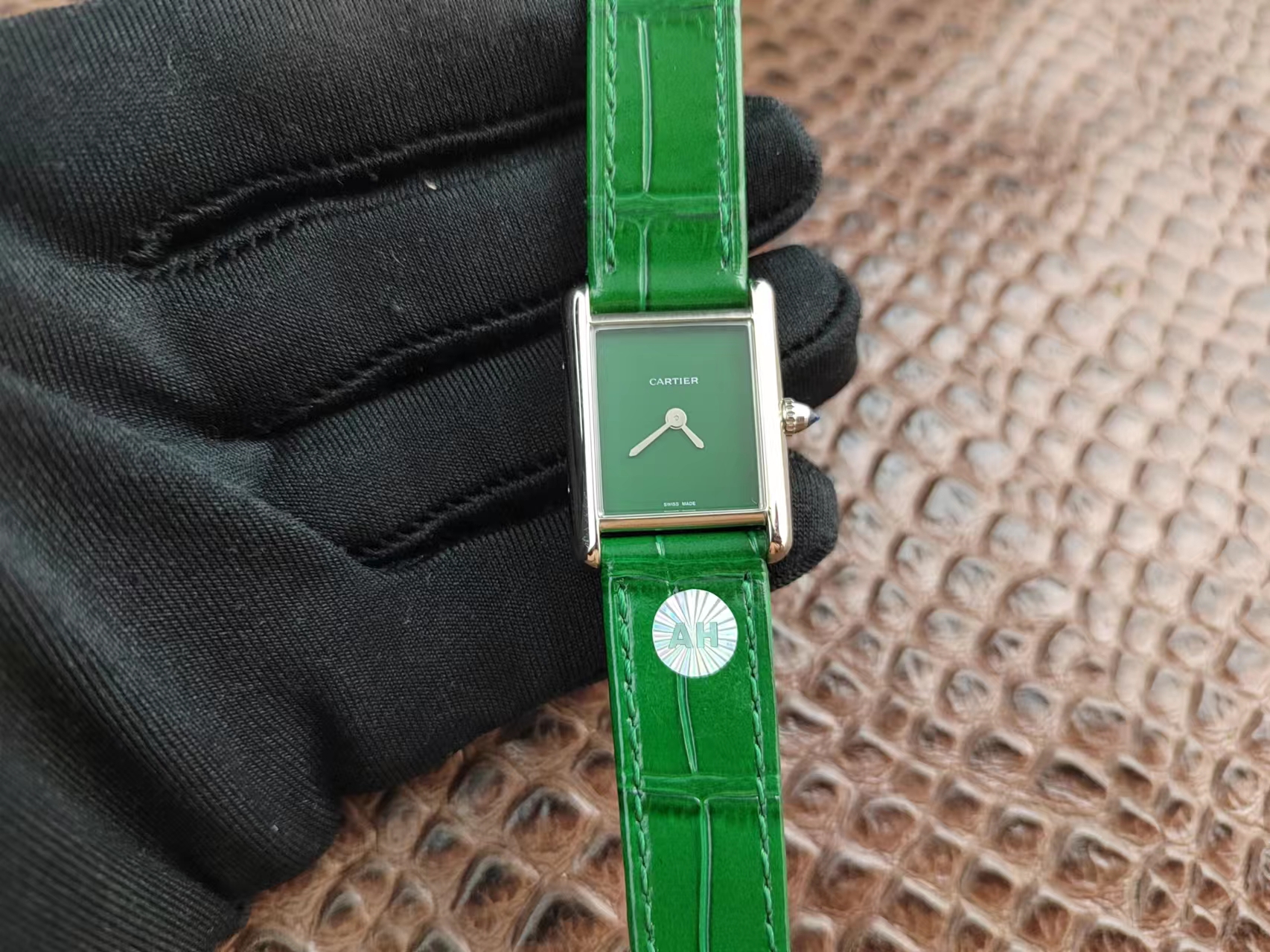 Replica Cartier H Style Stainless Steel Case Green Leather Strap Female KDY135 Quartz Watch Video