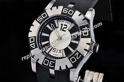 Roger Dubuis Easy Diver Chrono Ref  SE46-56 Rubber Strap Quartz  Watch 