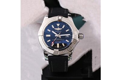 Breitling Avenger GMT Black Dial Date Window Bidirectional Rotating Bezel Watch